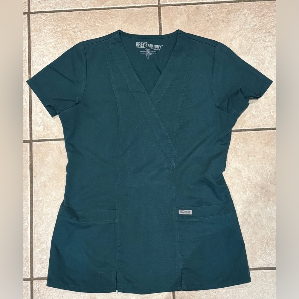 Scrub set